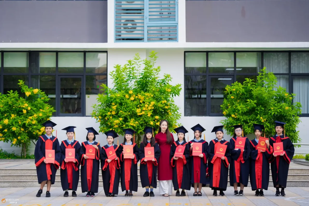 Dịch vụ cho thuê thợ chụp ảnh kỷ yếu cá nhân theo nhóm và riêng lẻ